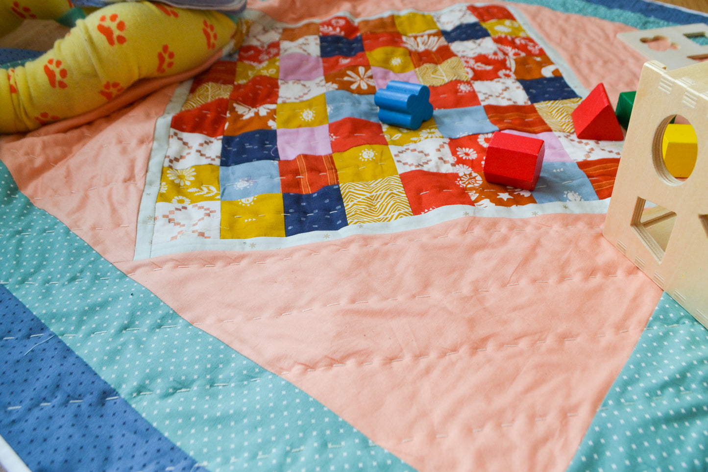 Baby Sunshine Quilt - Hand quilted